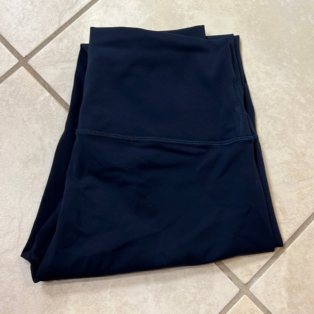 Lululemon navy Wunder unders